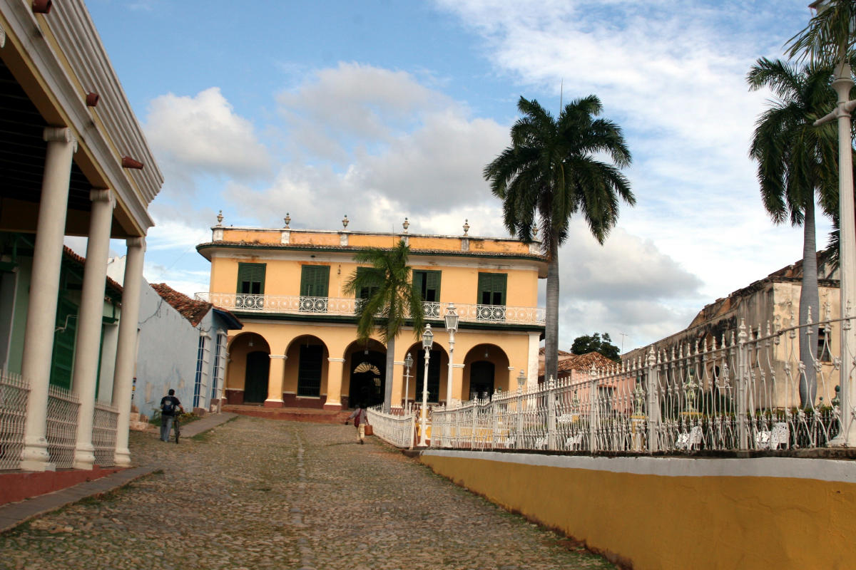 Trinidad - город на Кубе, близ побережья Карибского моря.
