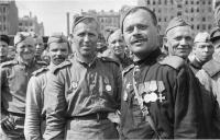 Воины-победители в Ленинграде. Май 1945 года.